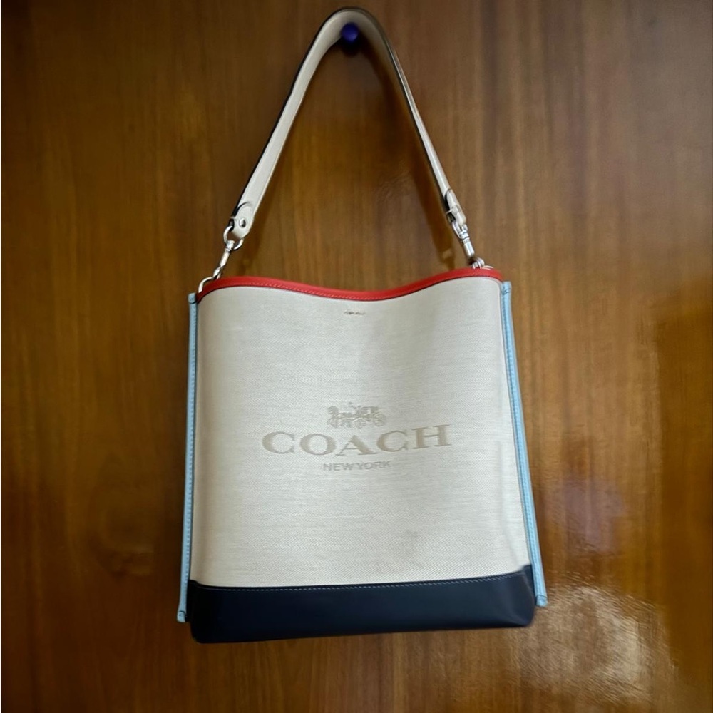 COACH PURSE!!!! JUST WORE IT ONCE! IT COSTS ME $200